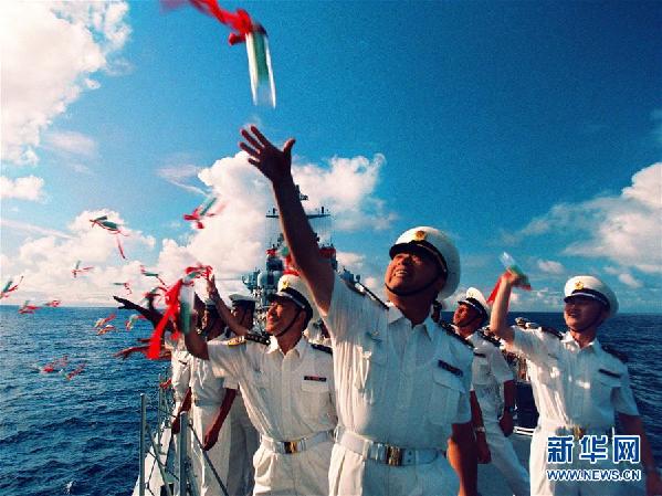 （新華全媒頭條·人民海軍70年·圖文互動）（1）向海圖強春潮涌——黨中央、中央軍委和習主席關心人民海軍建設發(fā)展紀實