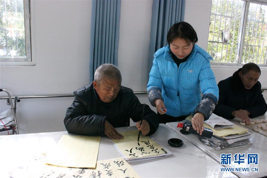 （在習(xí)近平新時(shí)代中國特色社會主義思想指引下——新時(shí)代新作為新篇章·總書記關(guān)切脫貧事·圖文互動）（3）醫(yī)療扶貧，照亮貧困家庭的明天